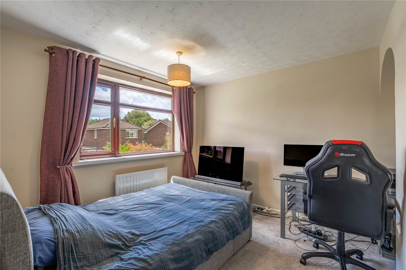 Alverstoke Close, Pendeford, Wolverhampton, WV9 - DB Roberts