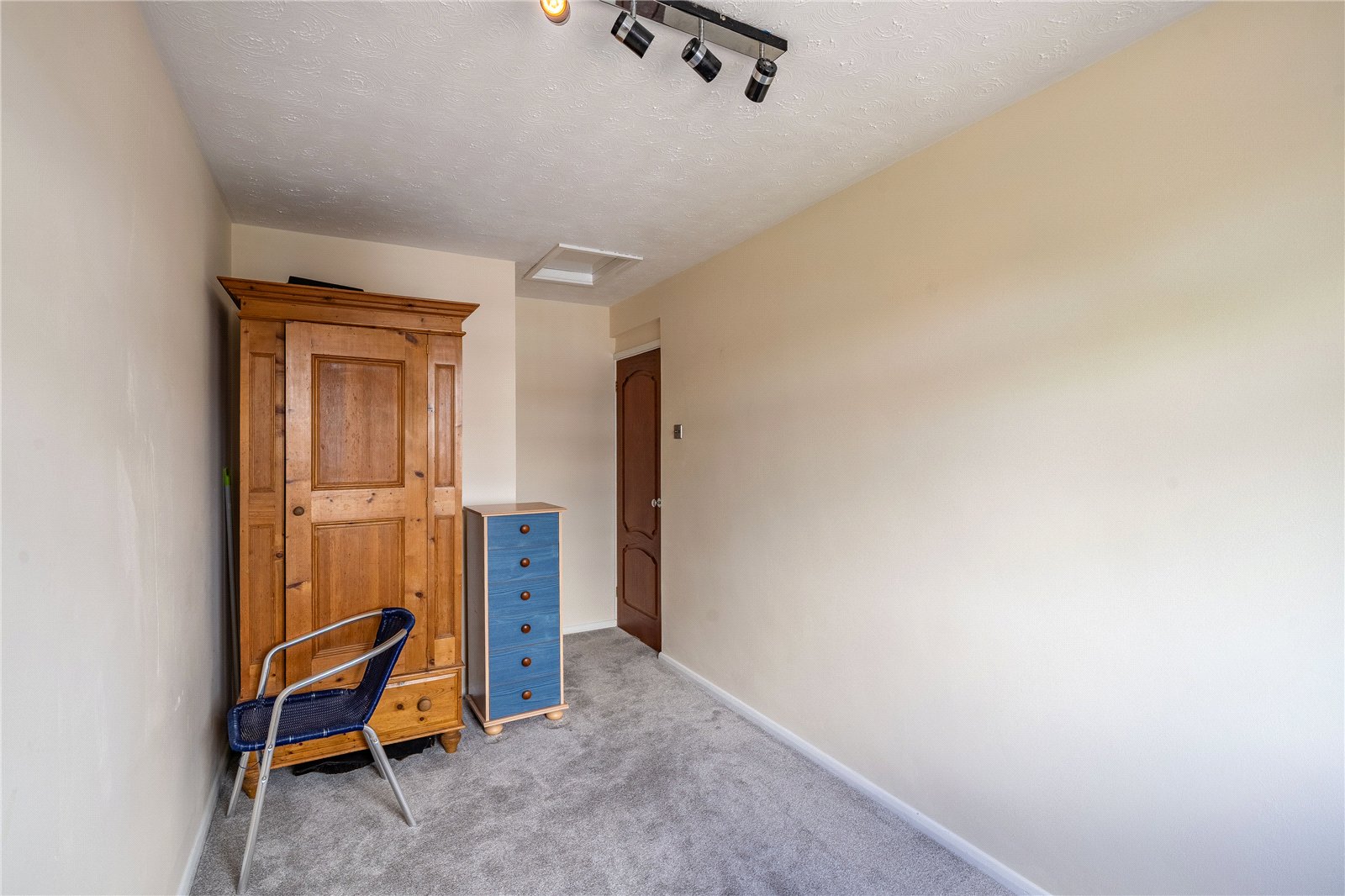 Alverstoke Close, Pendeford, Wolverhampton, WV9 - DB Roberts