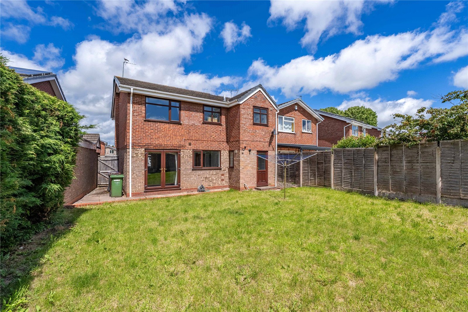 Alverstoke Close, Pendeford, Wolverhampton, WV9 - DB Roberts