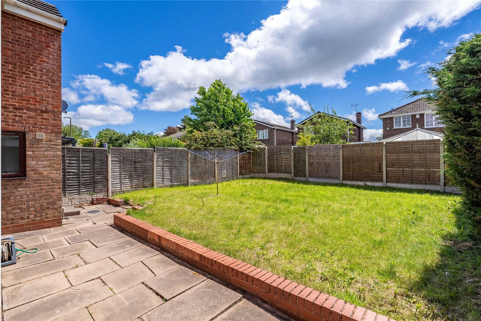 Alverstoke Close, Pendeford, Wolverhampton, WV9 - DB Roberts