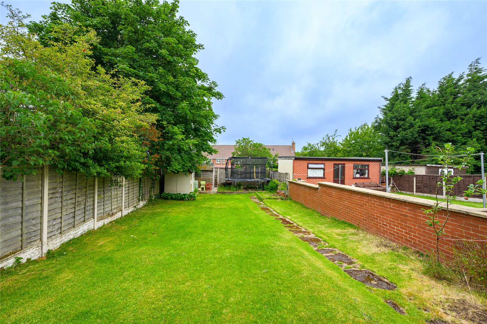 Kinfare Drive, Tettenhall, Wolverhampton, WV6 - DB Roberts
