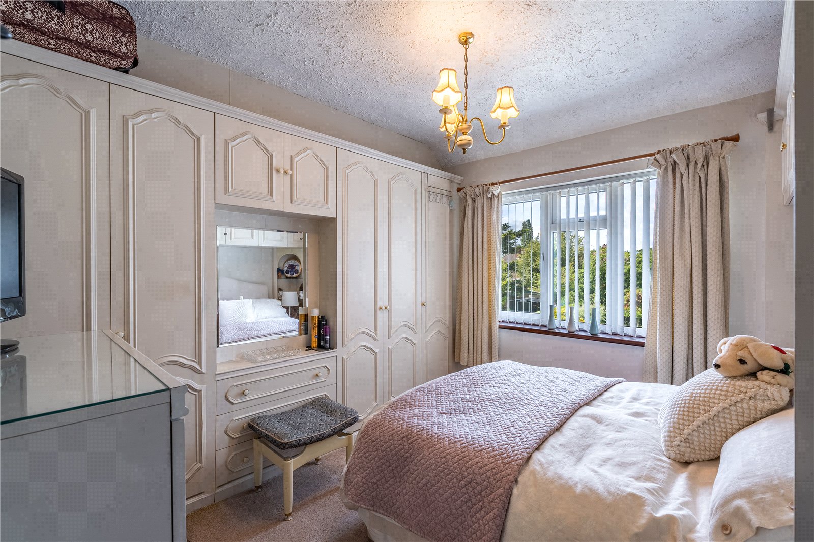 Winchester Road, Fordhouses, Wolverhampton, WV10 - DB Roberts