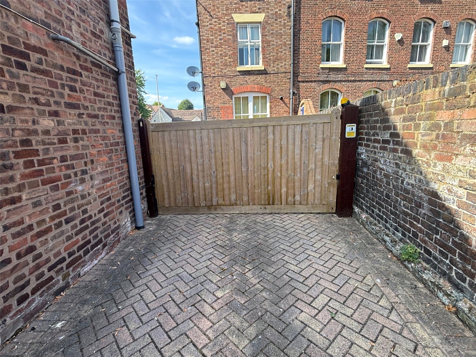 Plough Road, Wellington, Telford, TF1 - DB Roberts