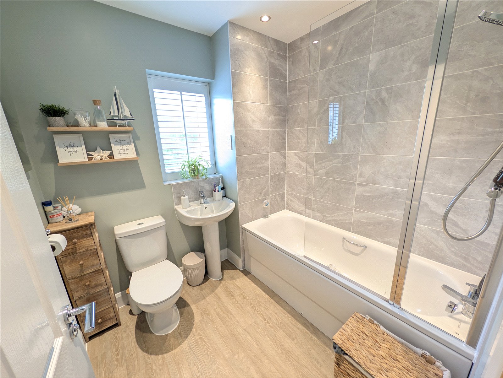 Farringdon Close, Priorslee, Telford, TF2 - DB Roberts