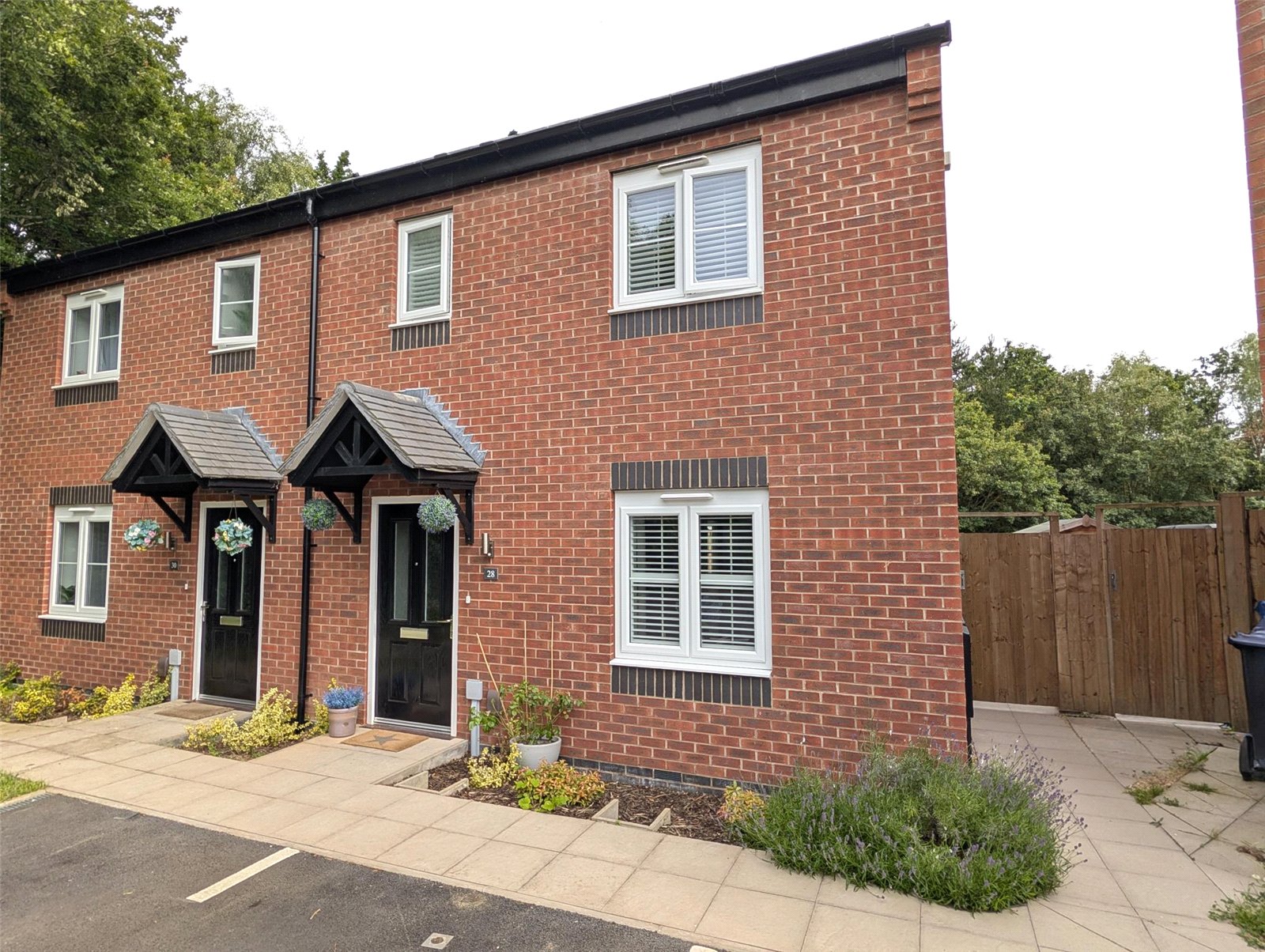 Farringdon Close, Priorslee, Telford, TF2 - DB Roberts