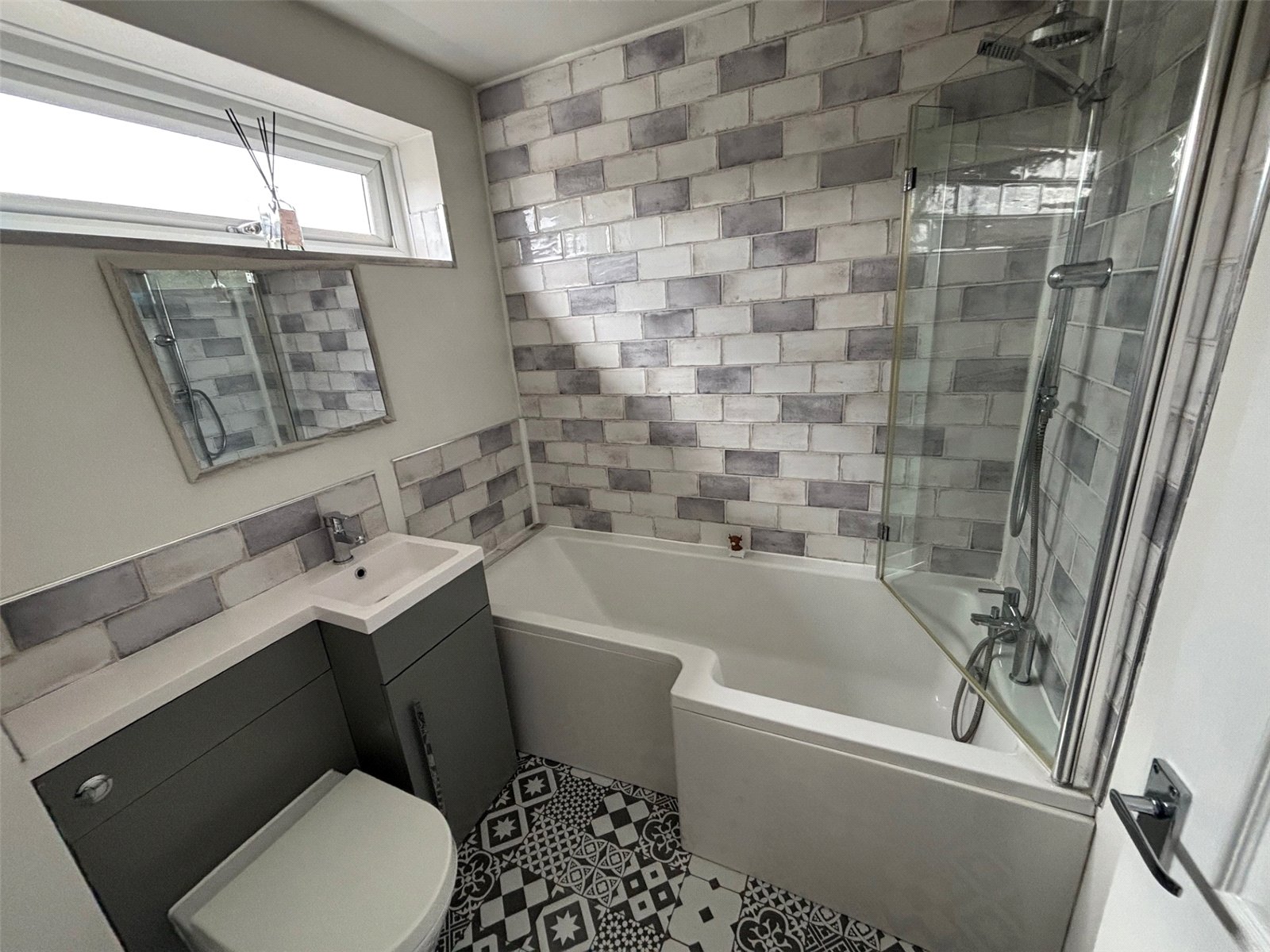 Mount Pleasant Drive, Brookside, Telford, TF3 - DB Roberts