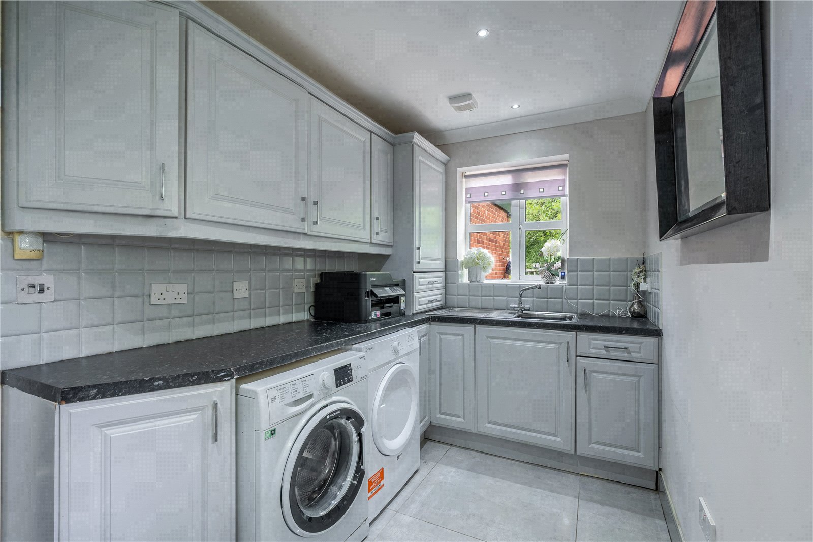 Rosewood Gardens, Essington, Wolverhampton, WV11 - DB Roberts