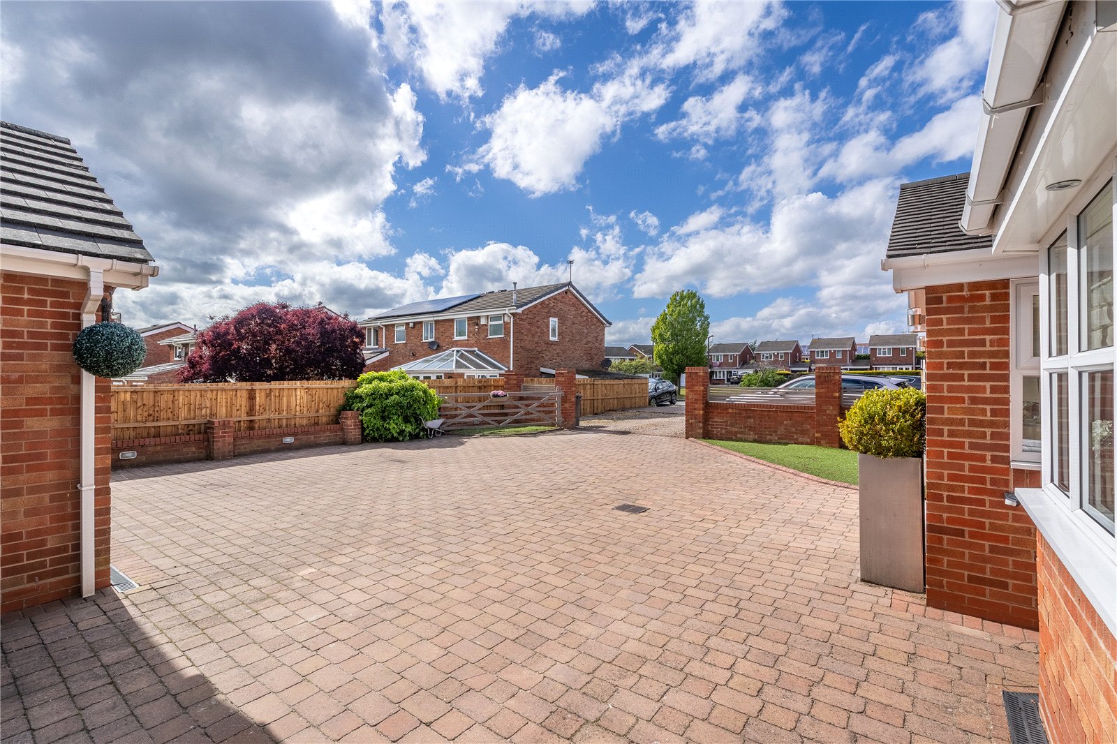 Rosewood Gardens, Essington, Wolverhampton, WV11 - DB Roberts