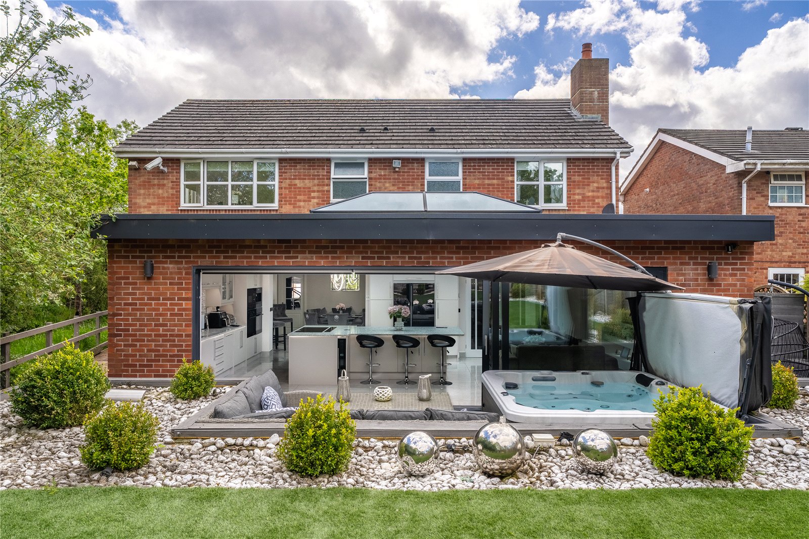 Rosewood Gardens, Essington, Wolverhampton, WV11 - DB Roberts