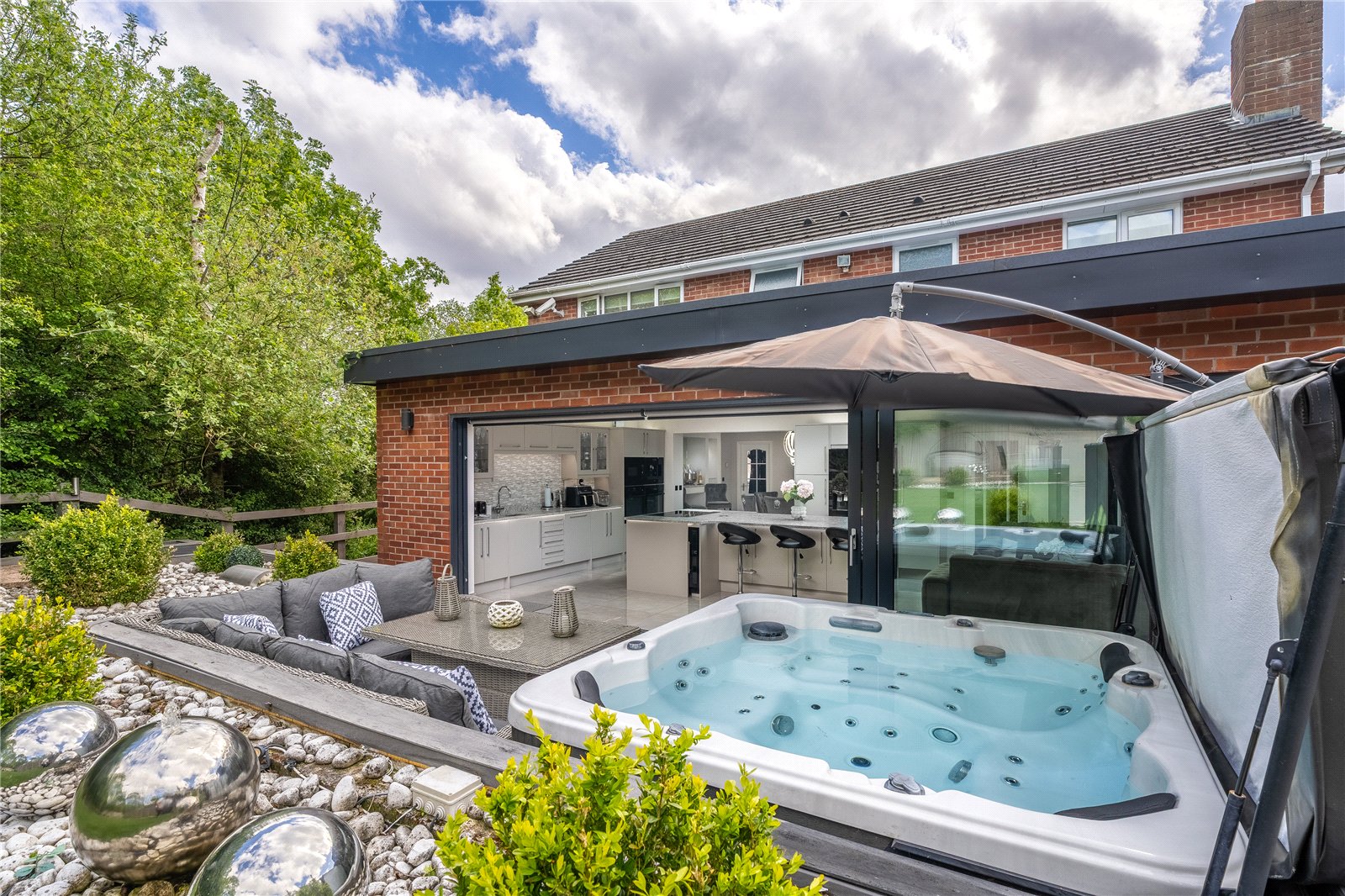 Rosewood Gardens, Essington, Wolverhampton, WV11 - DB Roberts