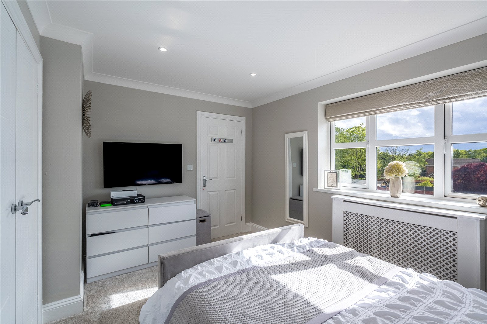 Rosewood Gardens, Essington, Wolverhampton, WV11 - DB Roberts