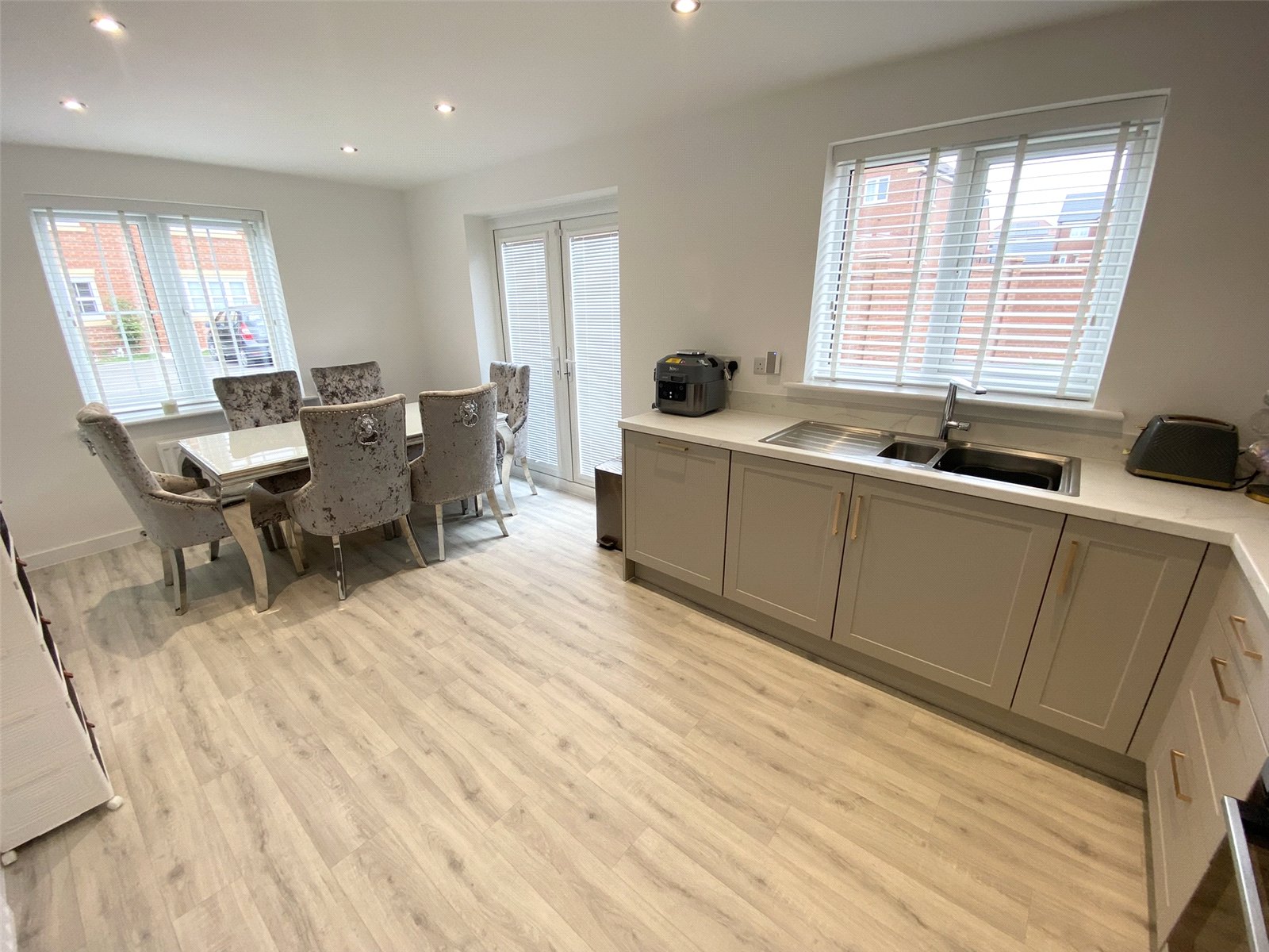 Eric Evans Lane, Priorslee, Telford, TF2 - DB Roberts