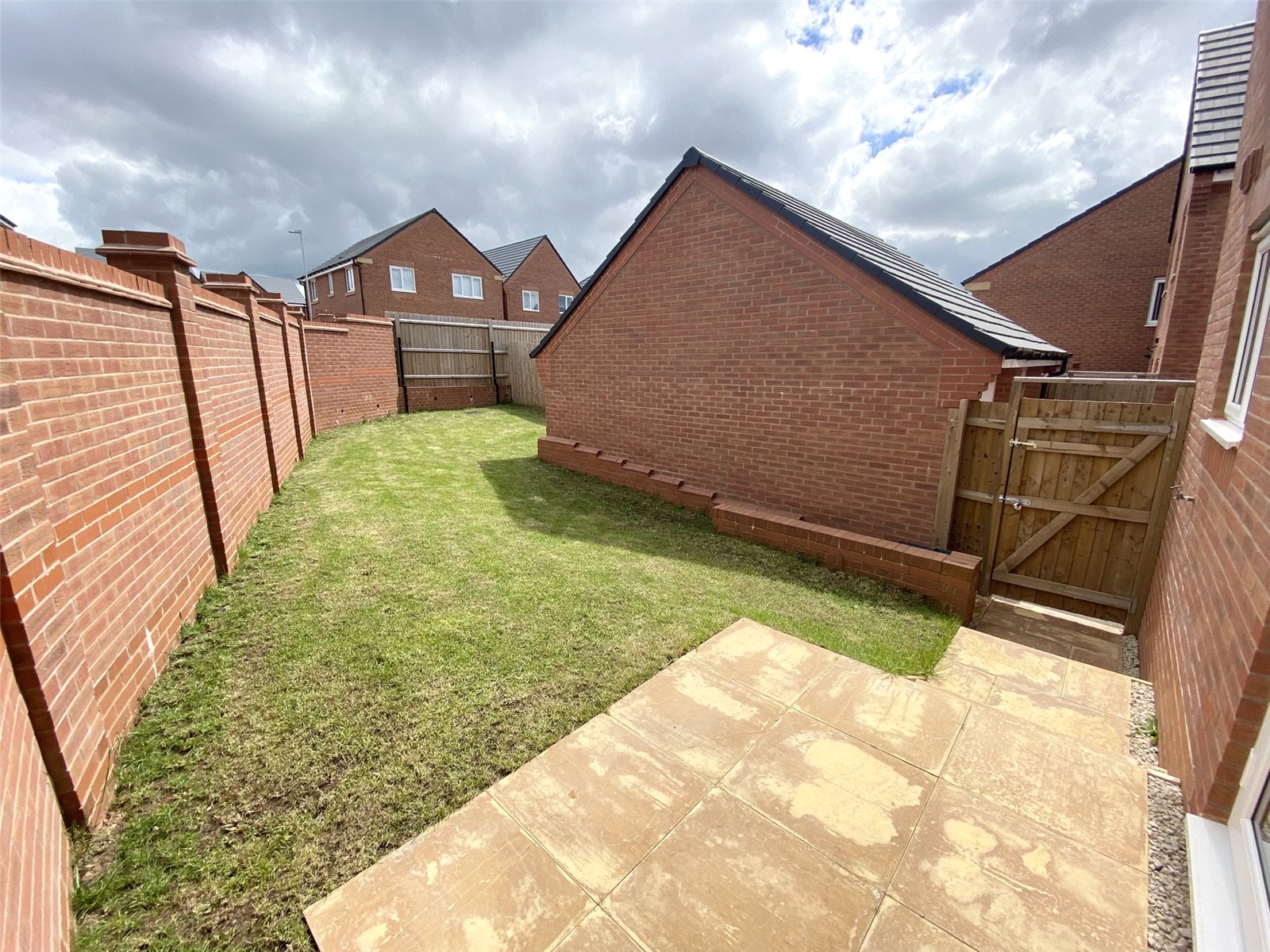 Eric Evans Lane, Priorslee, Telford, TF2 - DB Roberts