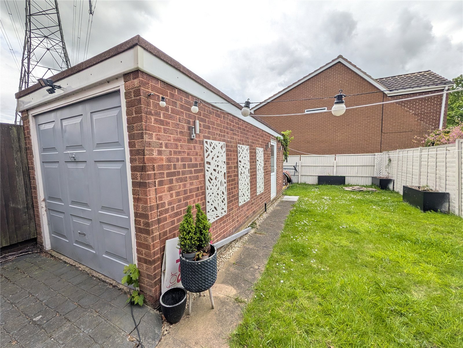 Forge Valley Way, Wombourne, Wolverhampton, WV5 - DB Roberts