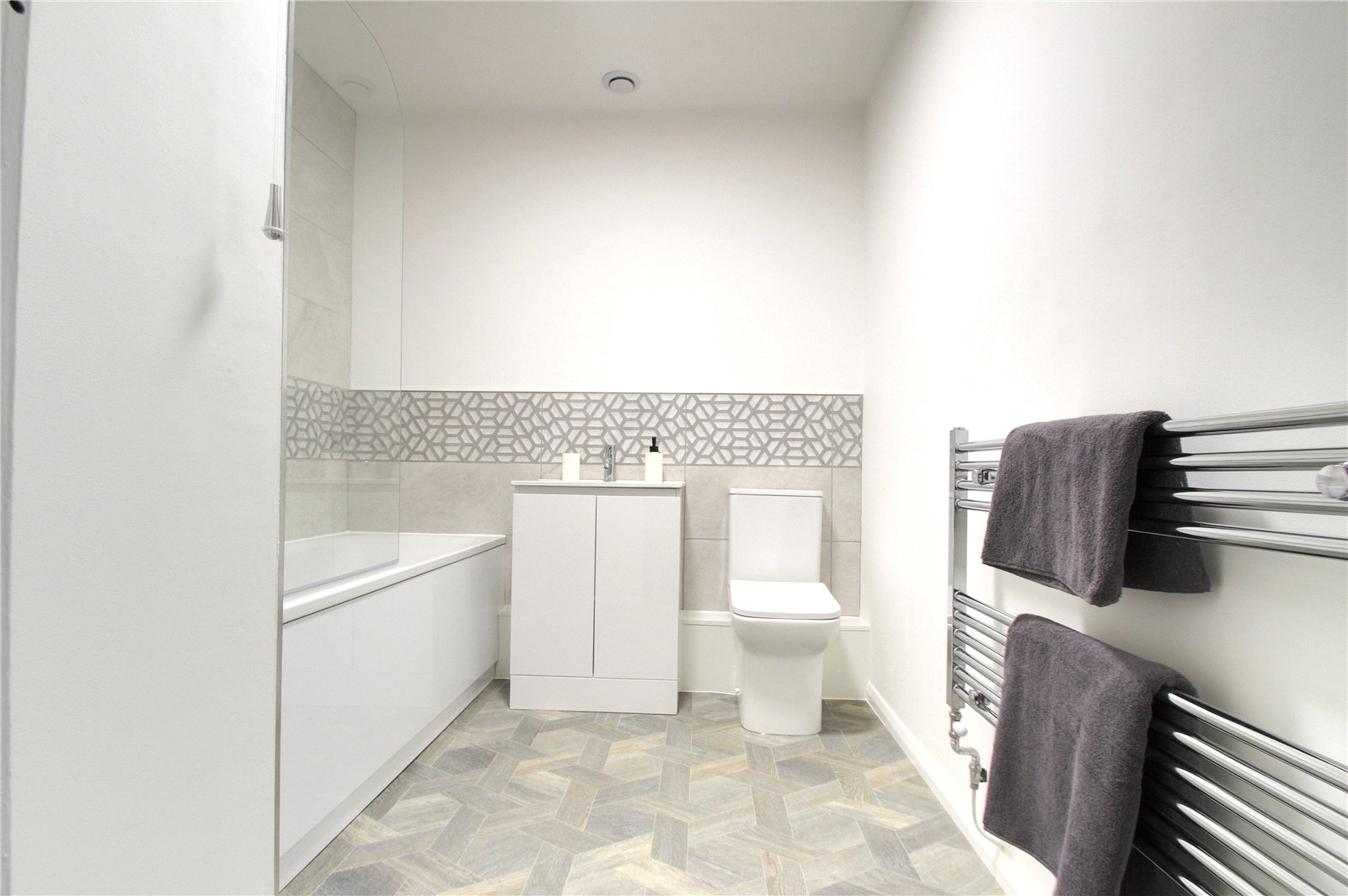 Snedshill Way, Snedshill, Telford, TF2 - DB Roberts