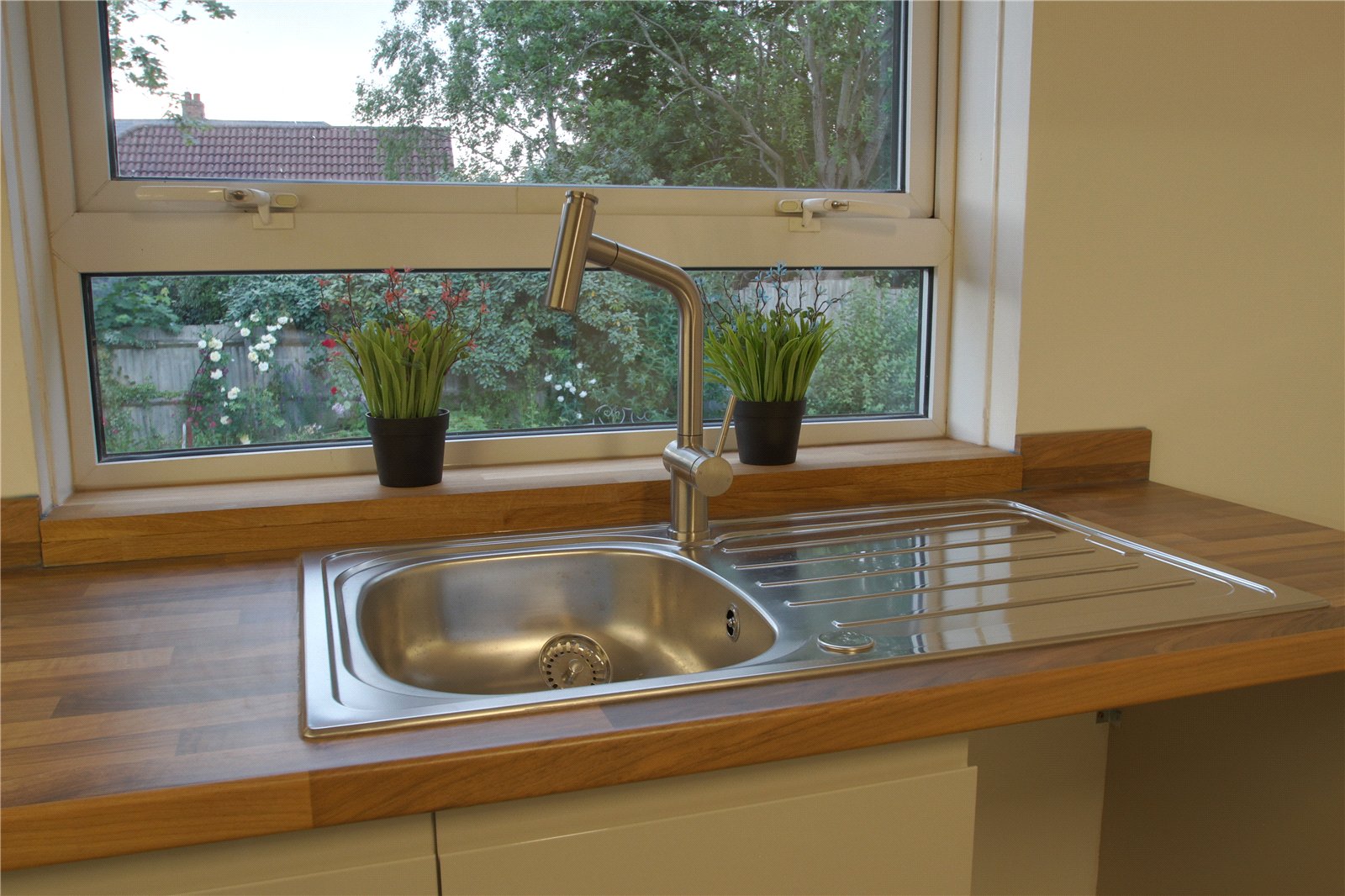 Snedshill Way, Snedshill, Telford, TF2 - DB Roberts