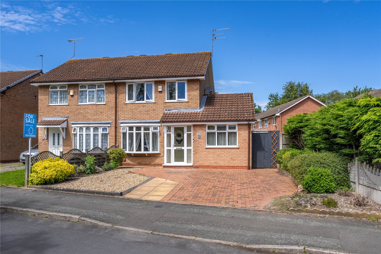 Howland Close, Pendeford, Wolverhampton, WV9 - DB Roberts