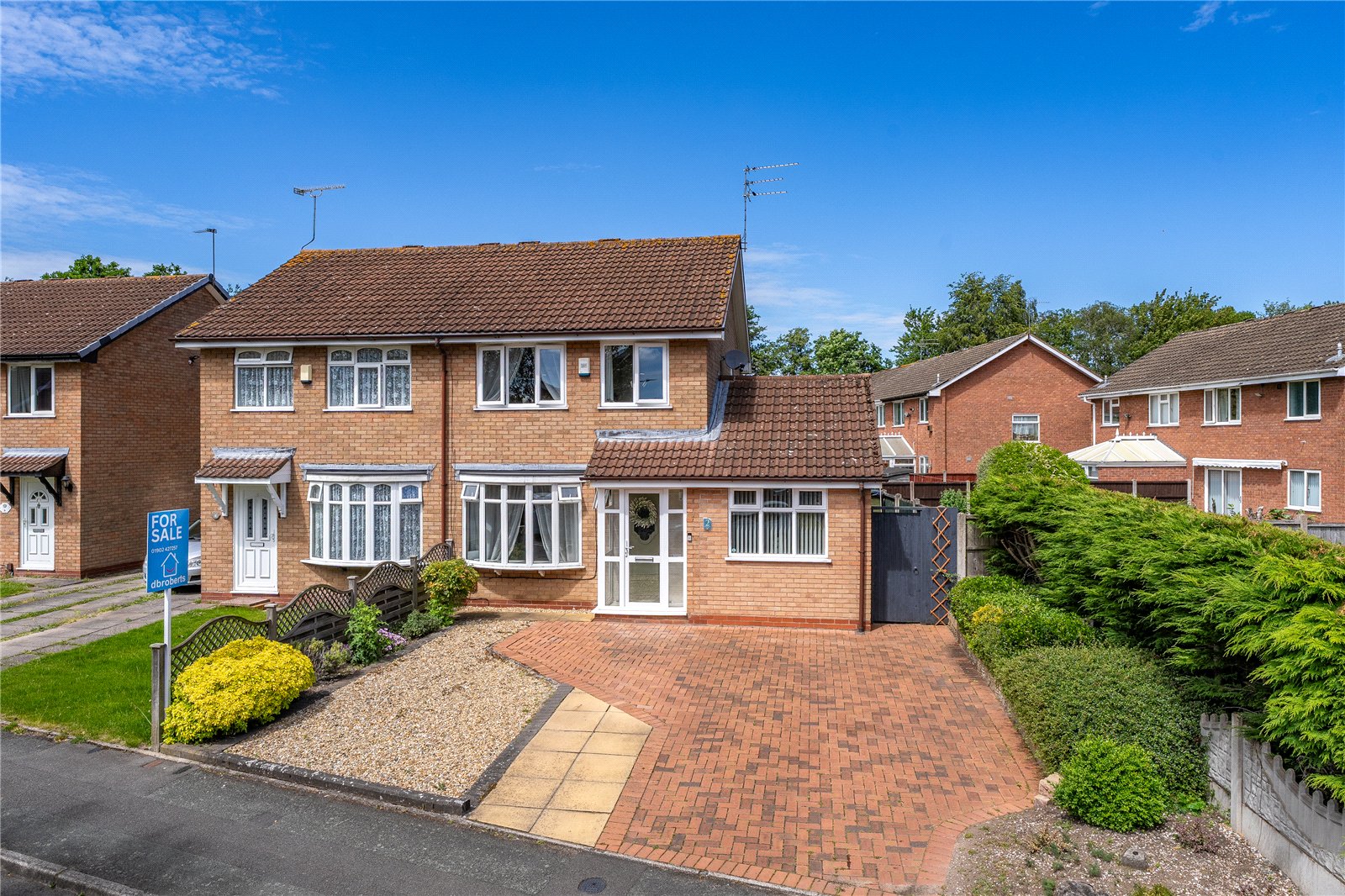 Howland Close, Pendeford, Wolverhampton, WV9 - DB Roberts