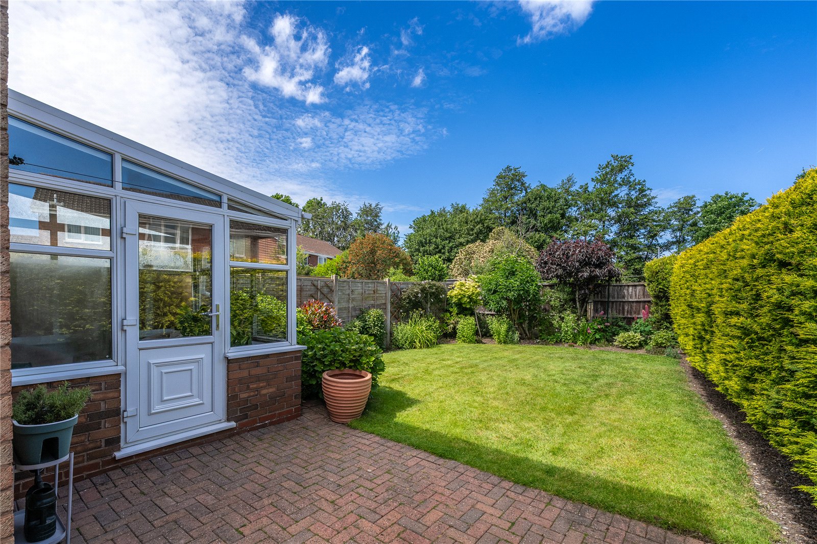Howland Close, Pendeford, Wolverhampton, WV9 - DB Roberts