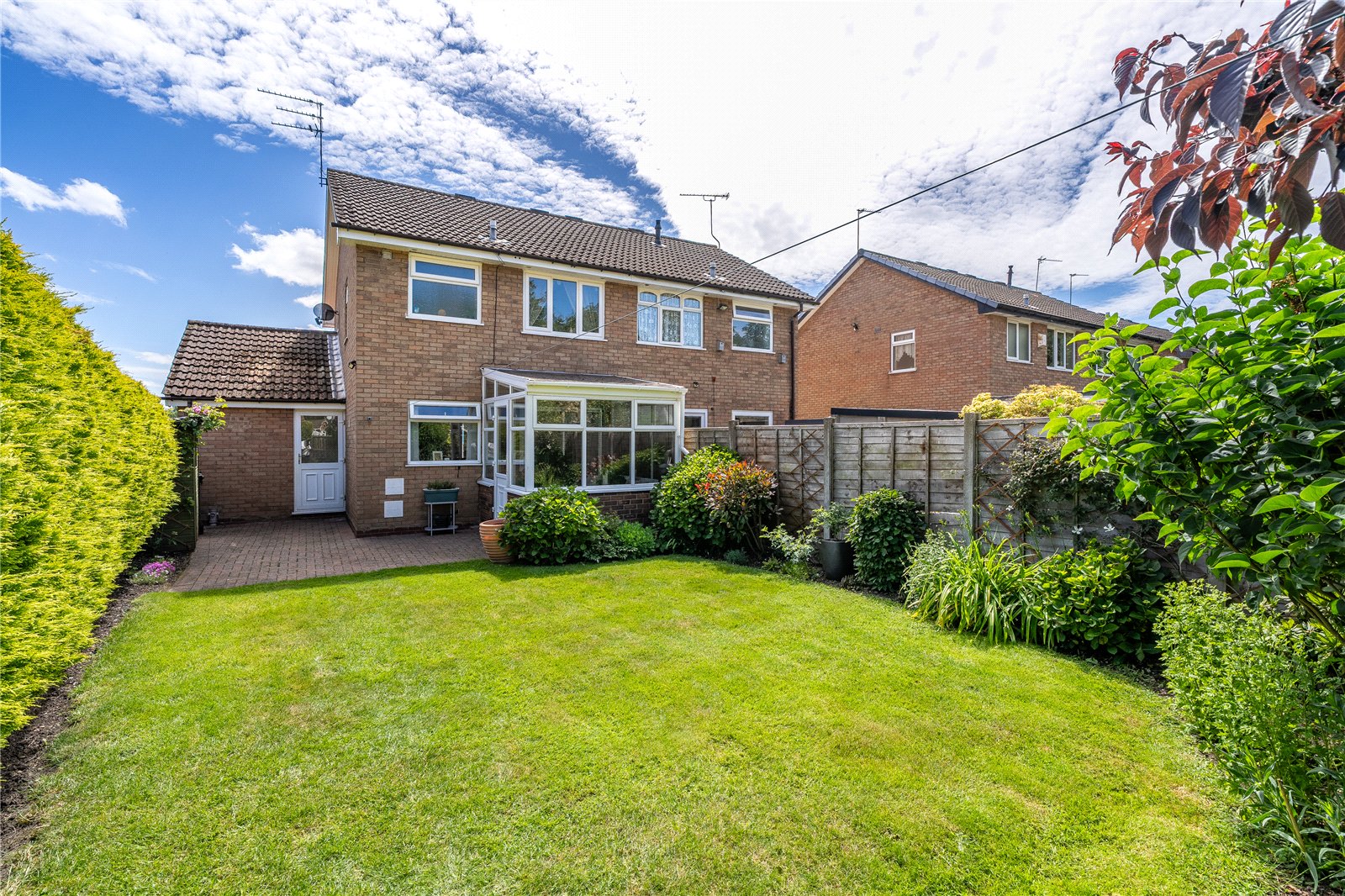 Howland Close, Pendeford, Wolverhampton, WV9 - DB Roberts
