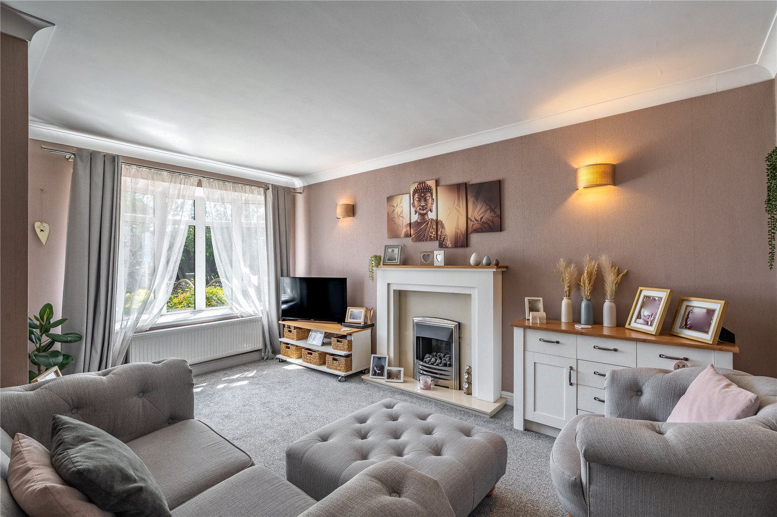 Howland Close, Pendeford, Wolverhampton, WV9 - DB Roberts