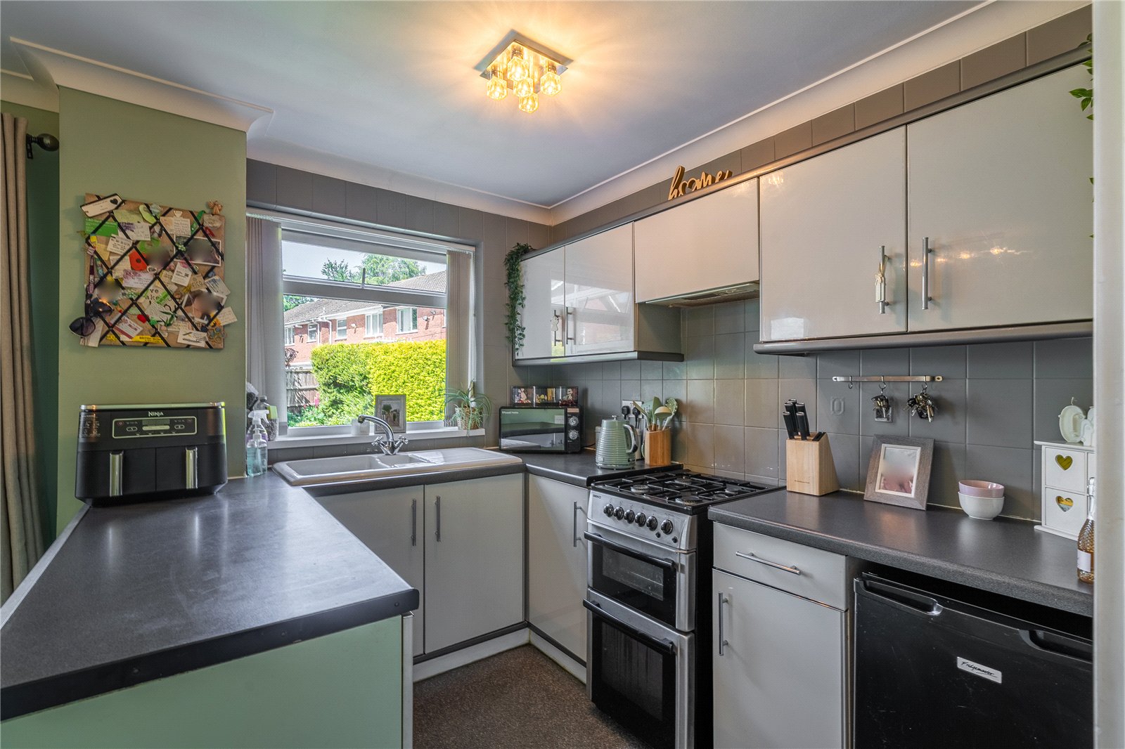 Howland Close, Pendeford, Wolverhampton, WV9 - DB Roberts