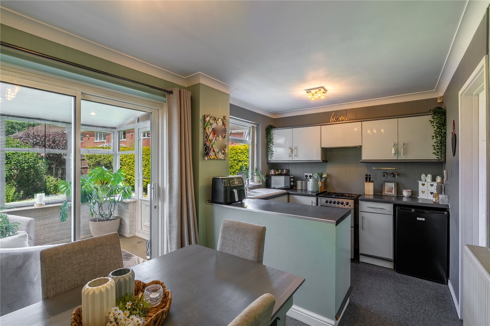 Howland Close, Pendeford, Wolverhampton, WV9 - DB Roberts