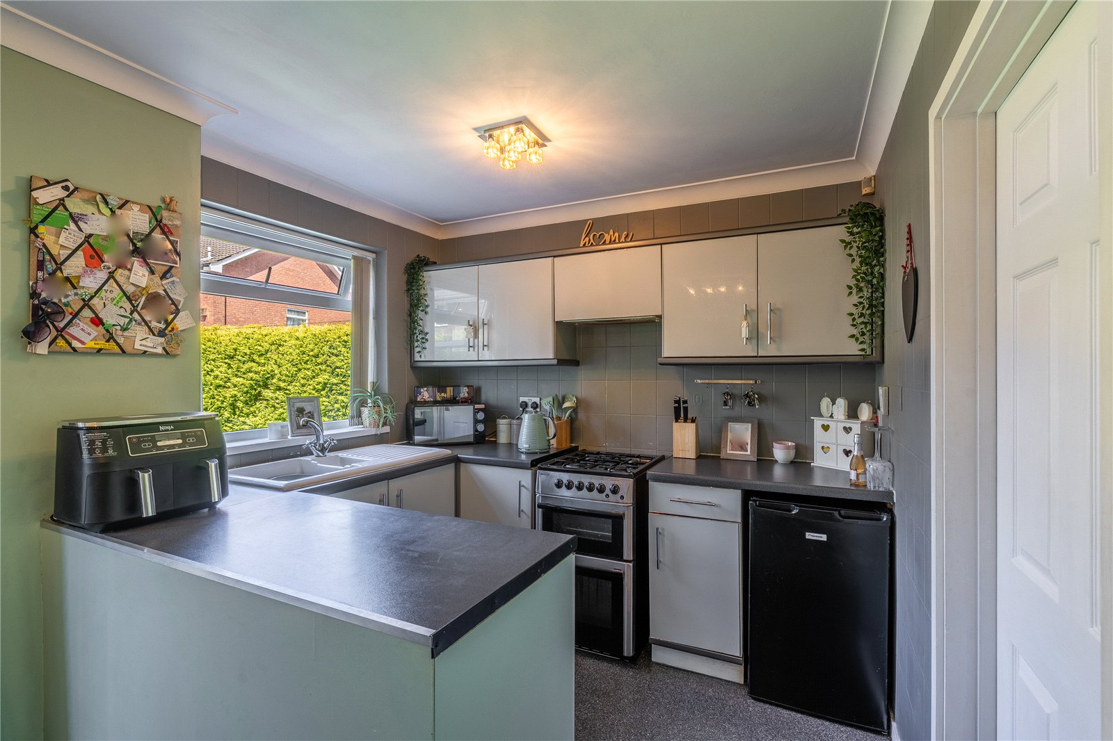 Howland Close, Pendeford, Wolverhampton, WV9 - DB Roberts