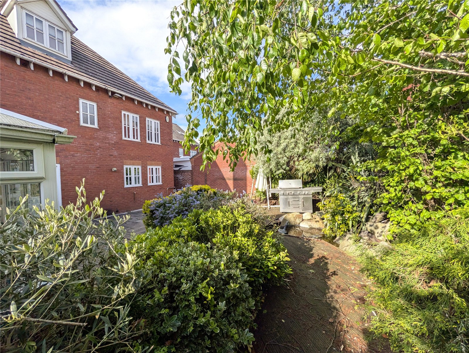 Bratton Road, Bratton, Telford, TF5 - DB Roberts