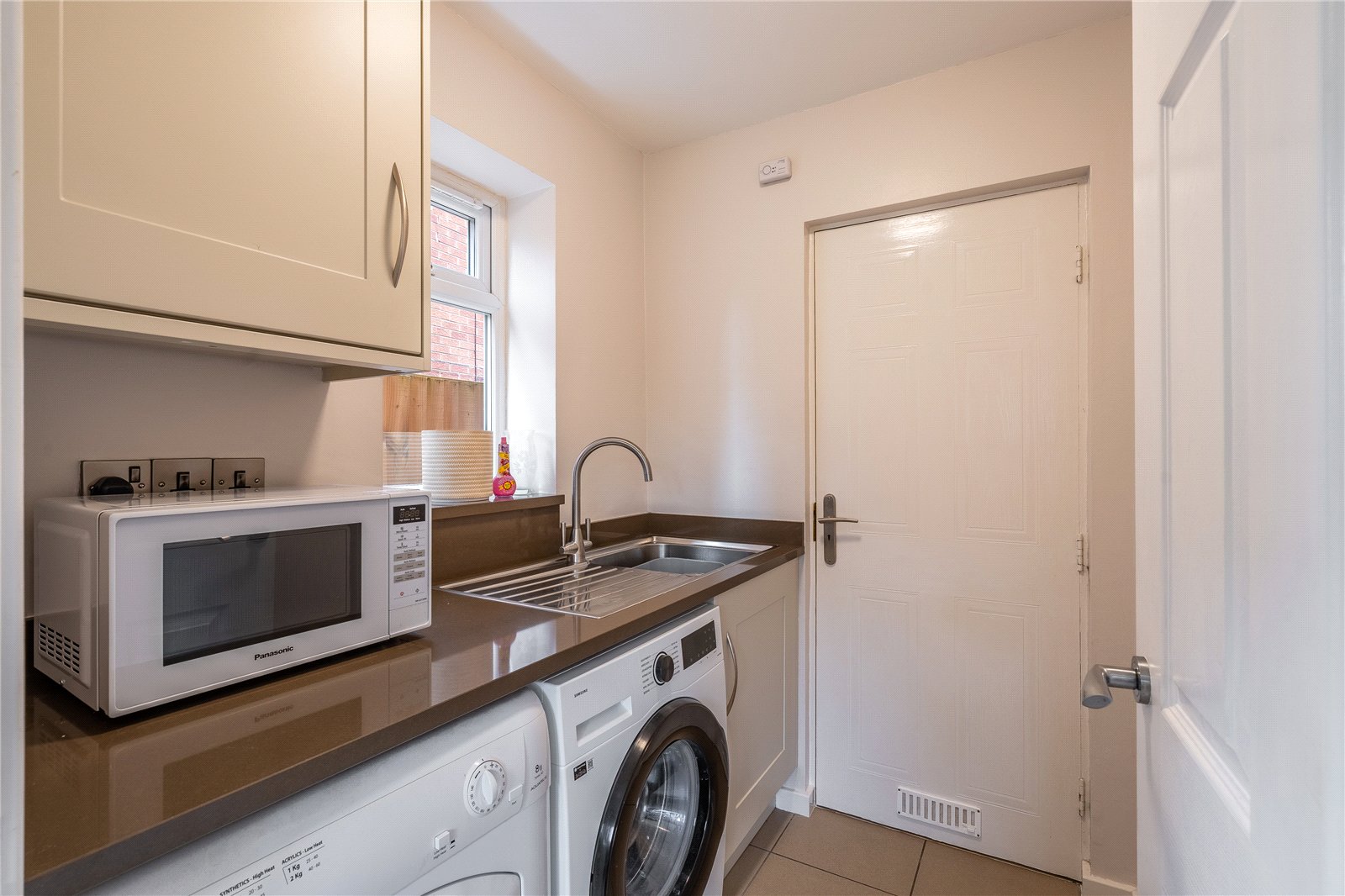 Crowdale Road, Shawbirch, Telford, TF5 - DB Roberts