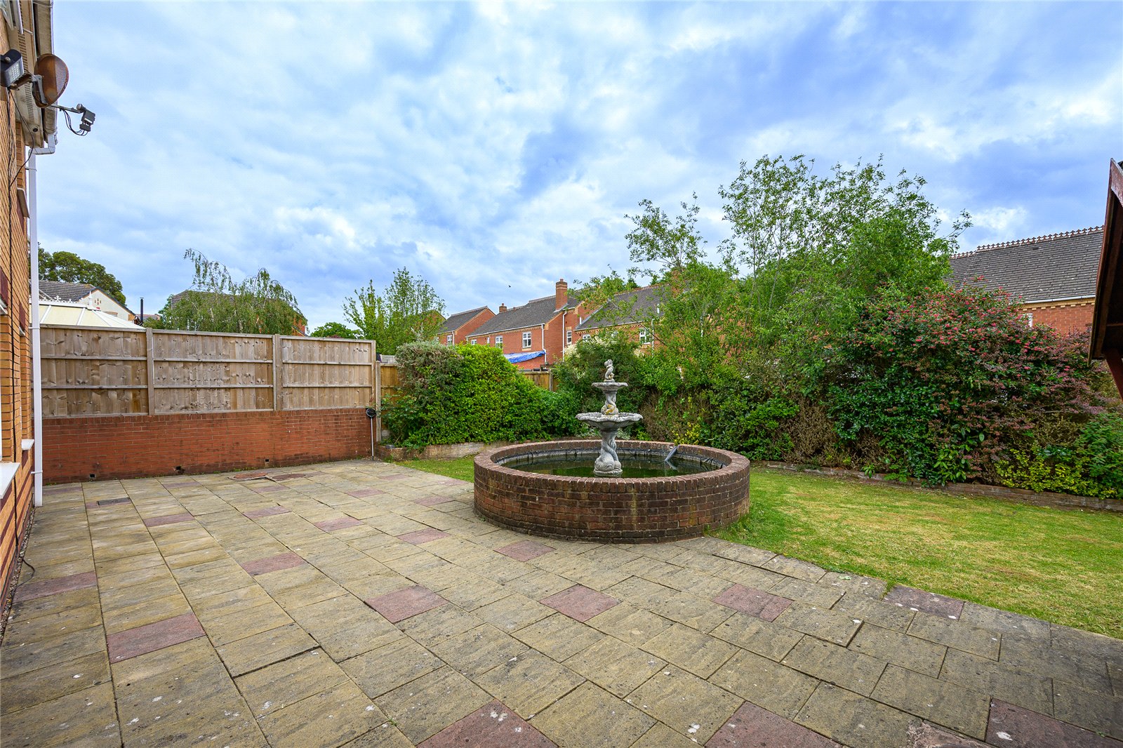 Eltham Drive, Priorslee, Telford, TF2 - DB Roberts
