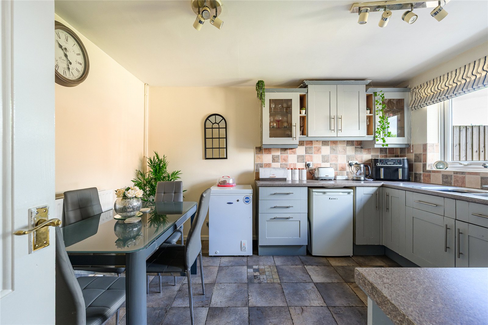 Cosgrove Walk, Oxley, Wolverhampton, WV8 - DB Roberts