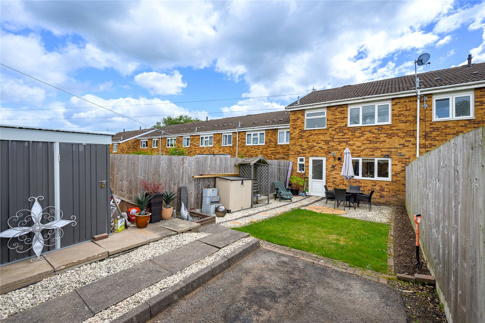 Cosgrove Walk, Oxley, Wolverhampton, WV8 - DB Roberts