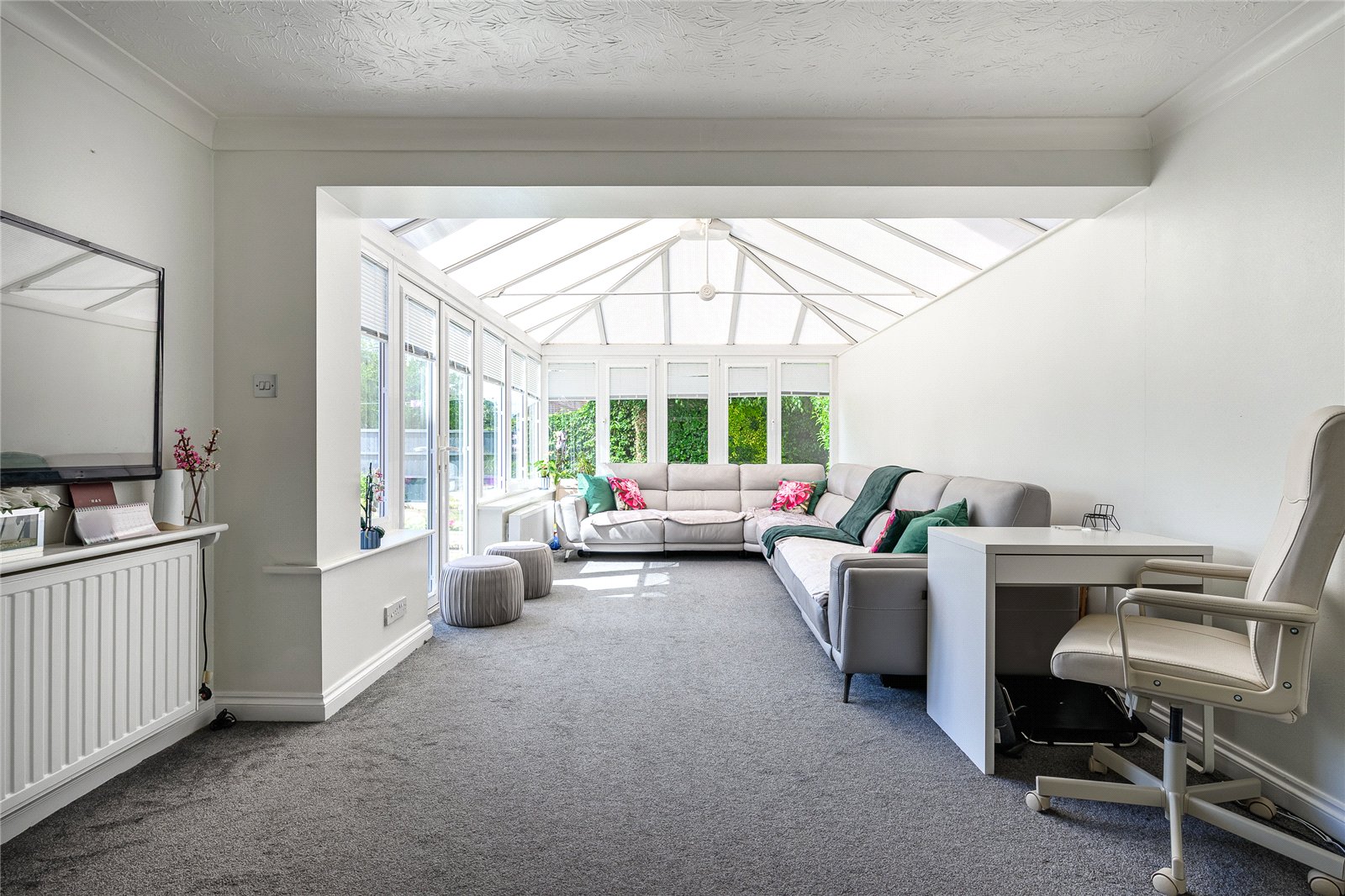 Darley Drive, Dunstall Park, Wolverhampton, WV6 - DB Roberts