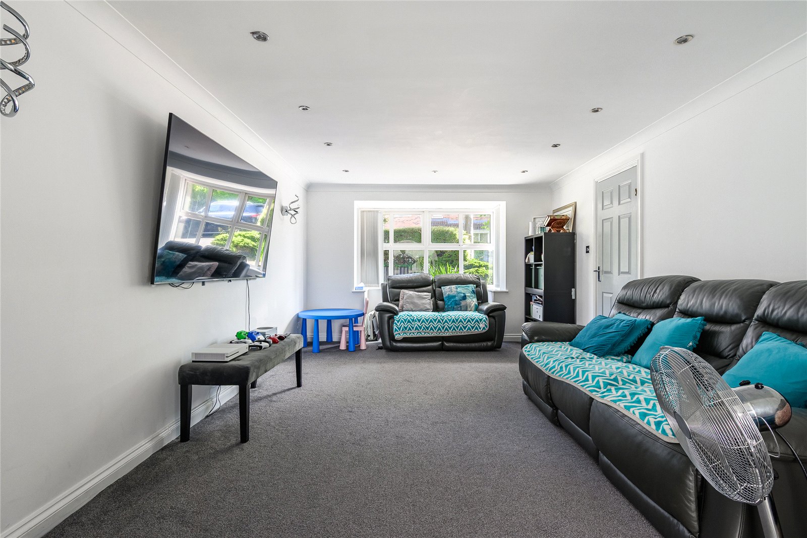 Darley Drive, Dunstall Park, Wolverhampton, WV6 - DB Roberts