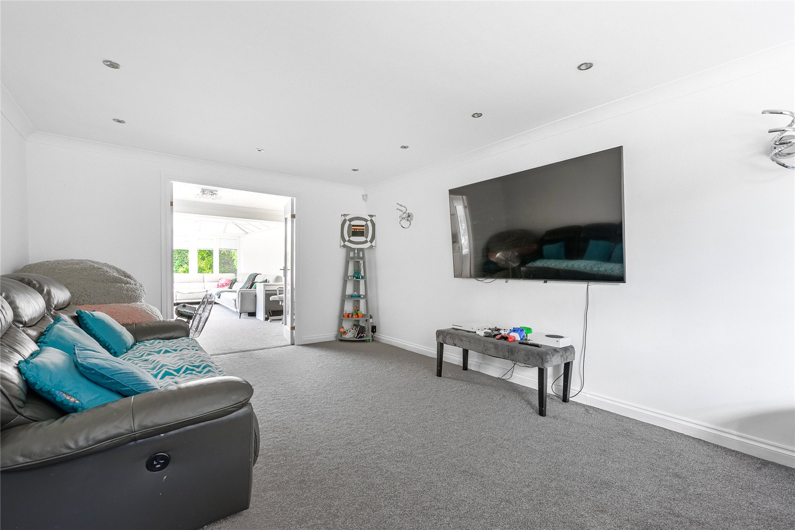 Darley Drive, Dunstall Park, Wolverhampton, WV6 - DB Roberts