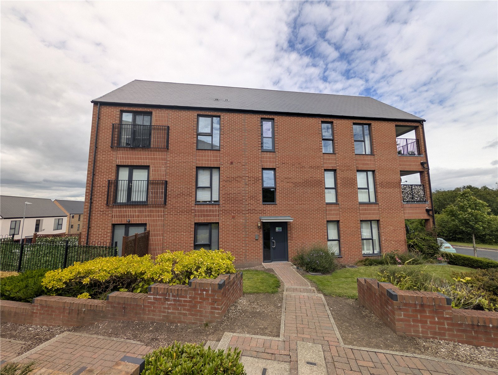 Parkside Crescent, Ketley, Telford, TF1 - DB Roberts