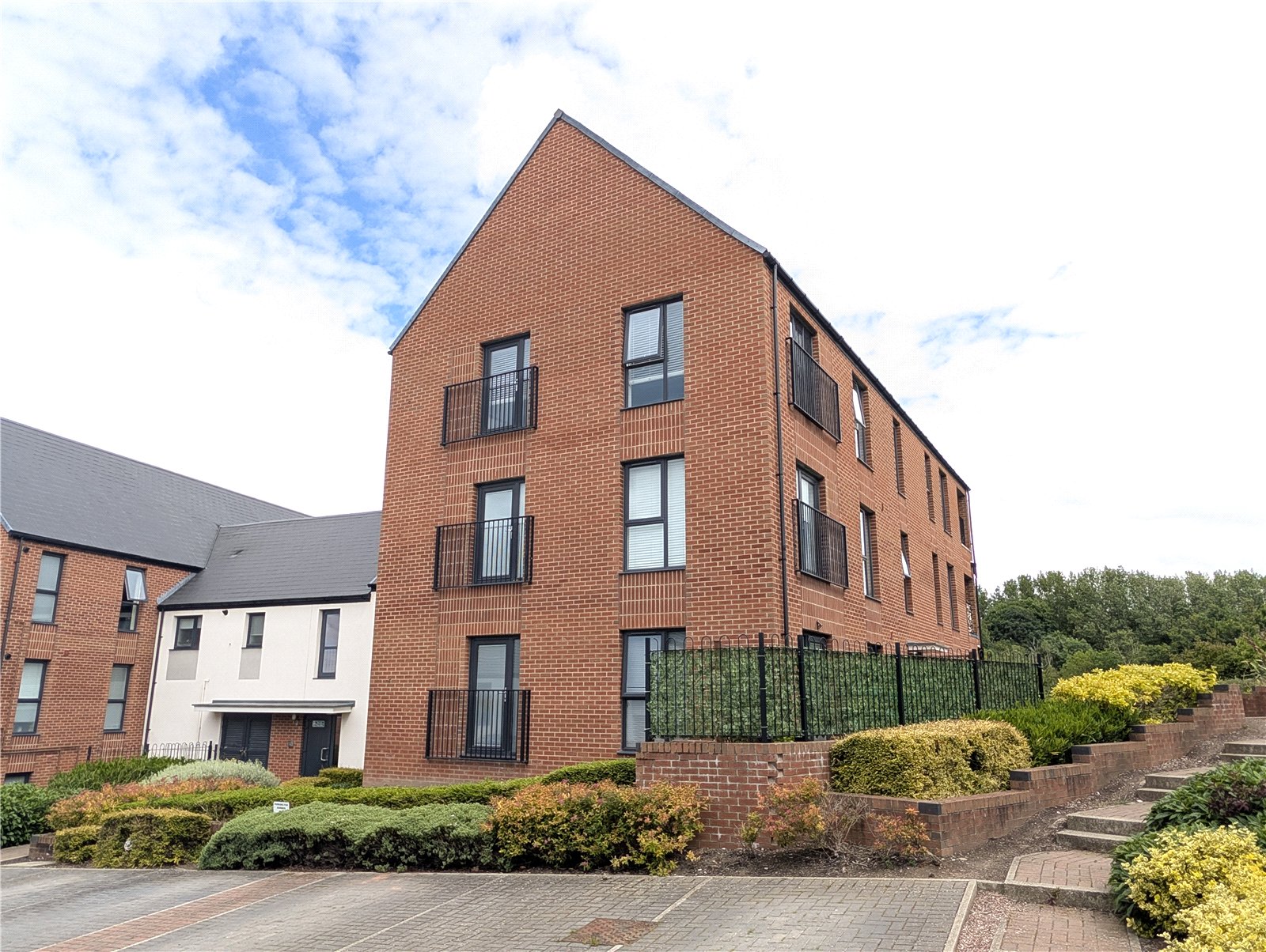 Parkside Crescent, Ketley, Telford, TF1 - DB Roberts