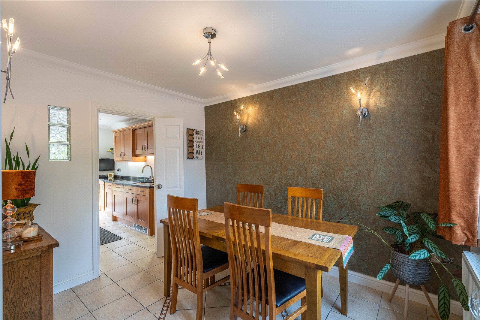 Highlands Road, Finchfield, Wolverhampton, WV3 - DB Roberts