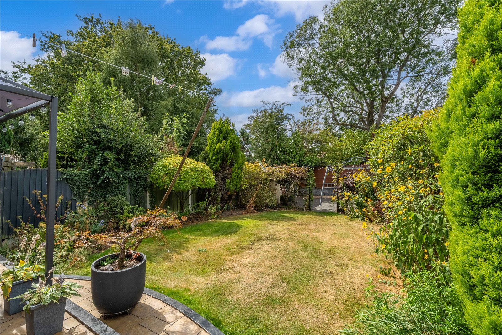 Highlands Road, Finchfield, Wolverhampton, WV3 - DB Roberts