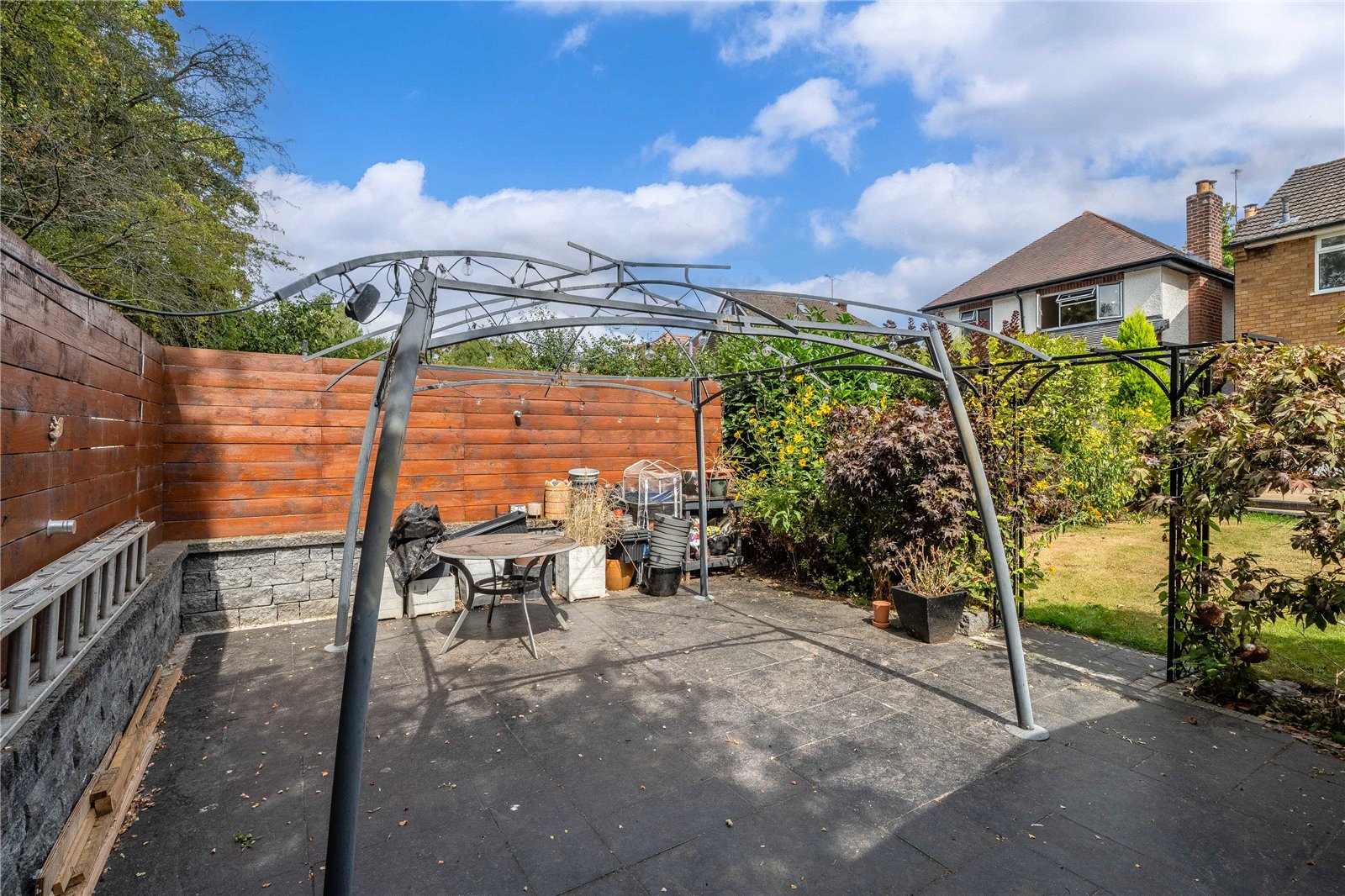 Highlands Road, Finchfield, Wolverhampton, WV3 - DB Roberts