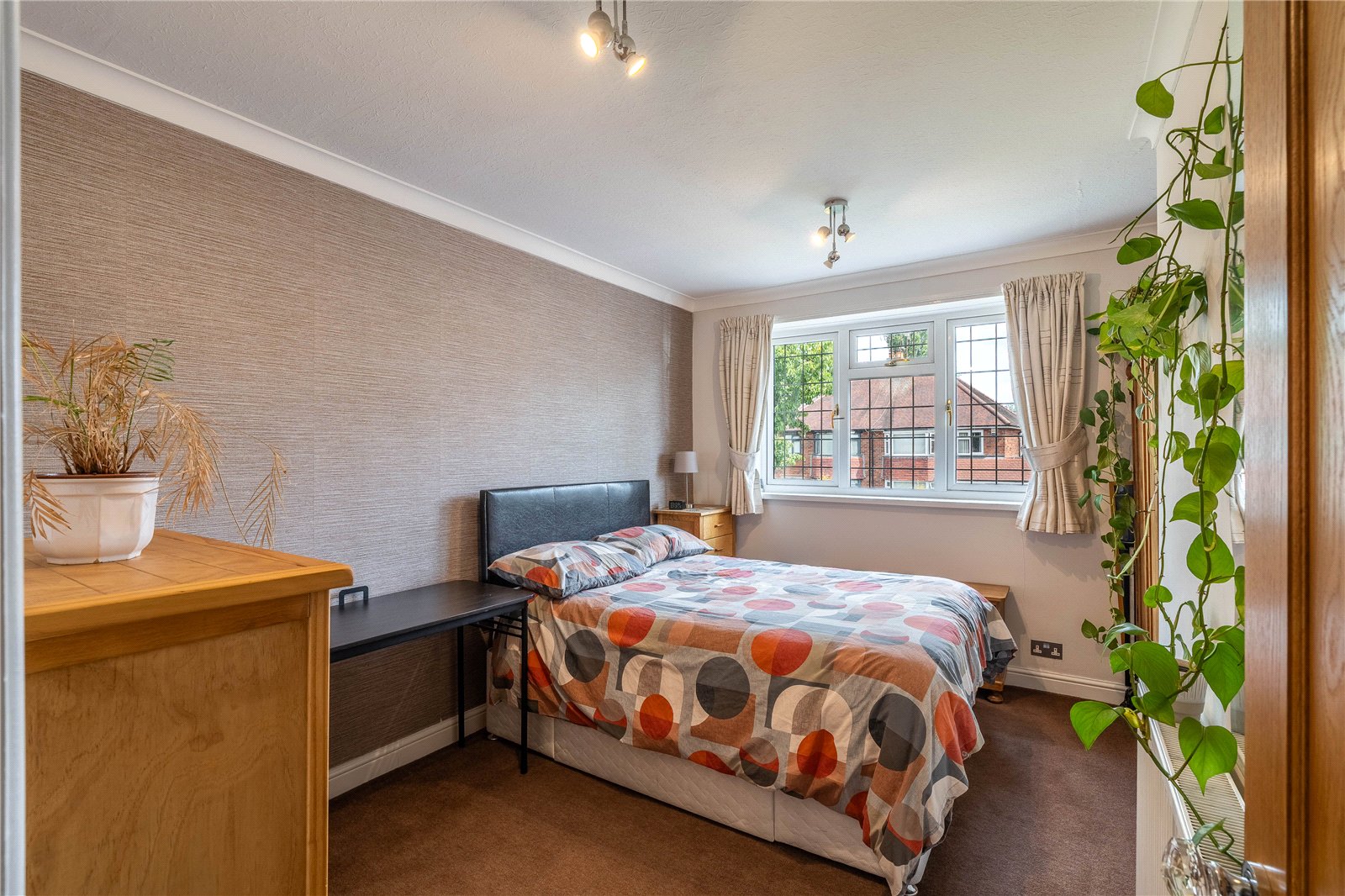 Highlands Road, Finchfield, Wolverhampton, WV3 - DB Roberts