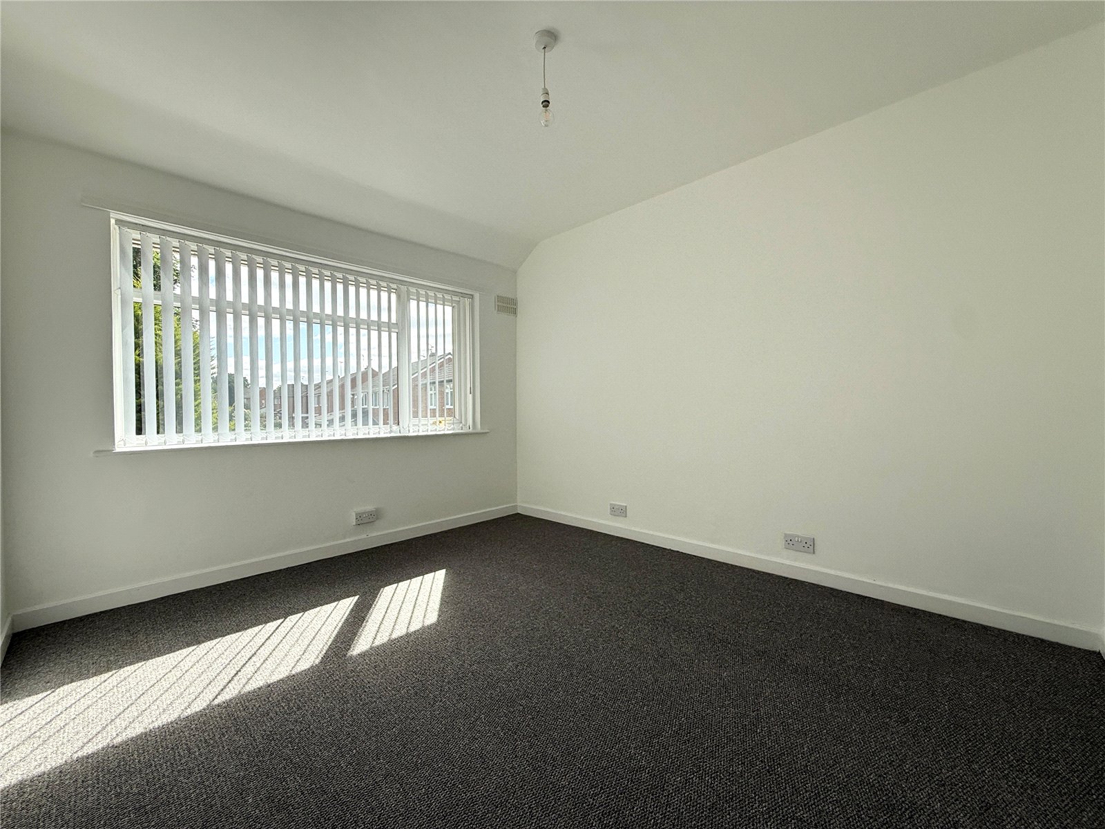 Farmbrook Avenue, Fordhouses, Wolverhampton, WV10 - DB Roberts