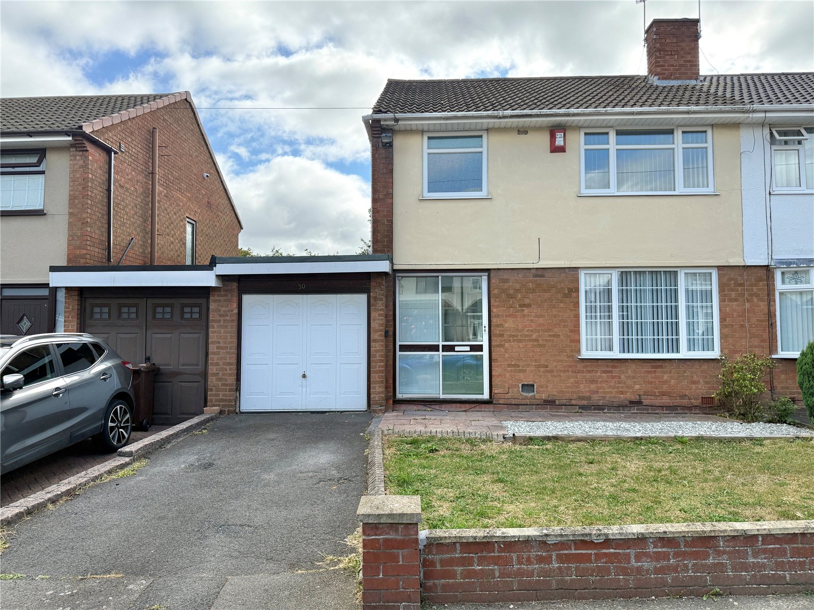 Farmbrook Avenue, Fordhouses, Wolverhampton, WV10 - DB Roberts