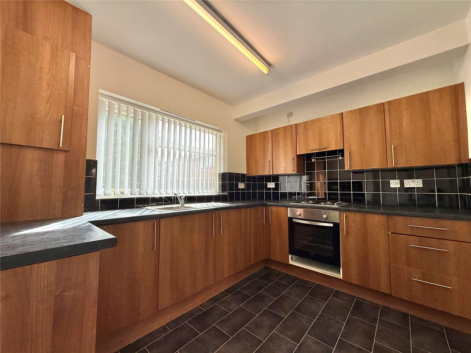 Farmbrook Avenue, Fordhouses, Wolverhampton, WV10 - DB Roberts