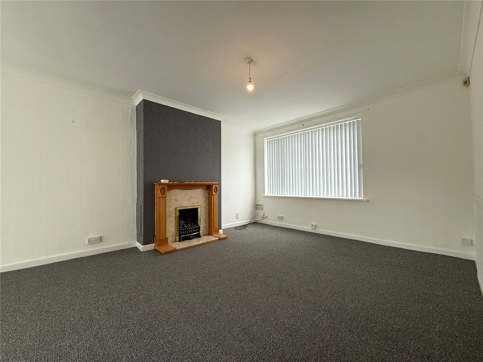 Farmbrook Avenue, Fordhouses, Wolverhampton, WV10 - DB Roberts