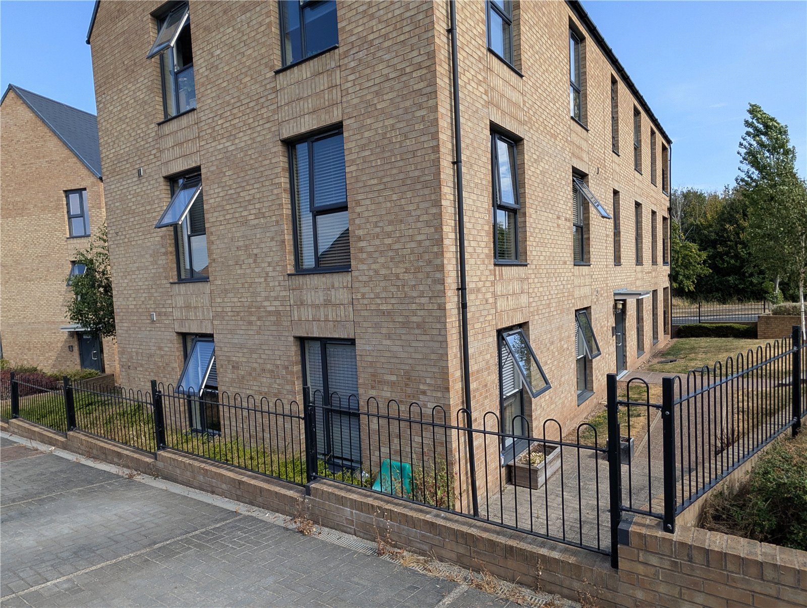 Parkside Crescent, Ketley, Telford, TF1 - DB Roberts
