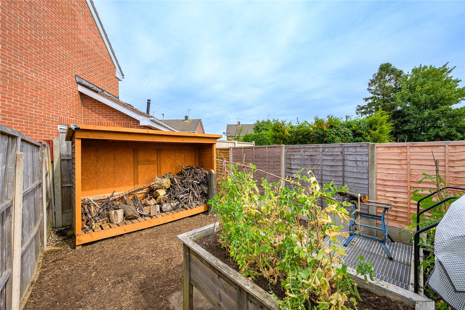 Ellards Drive, Wednesfield, Wolverhampton, WV11 - DB Roberts