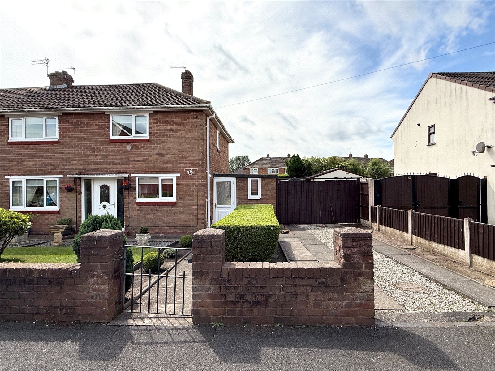 Bevan Avenue, Lanesfield, Wolverhampton, WV4 - DB Roberts
