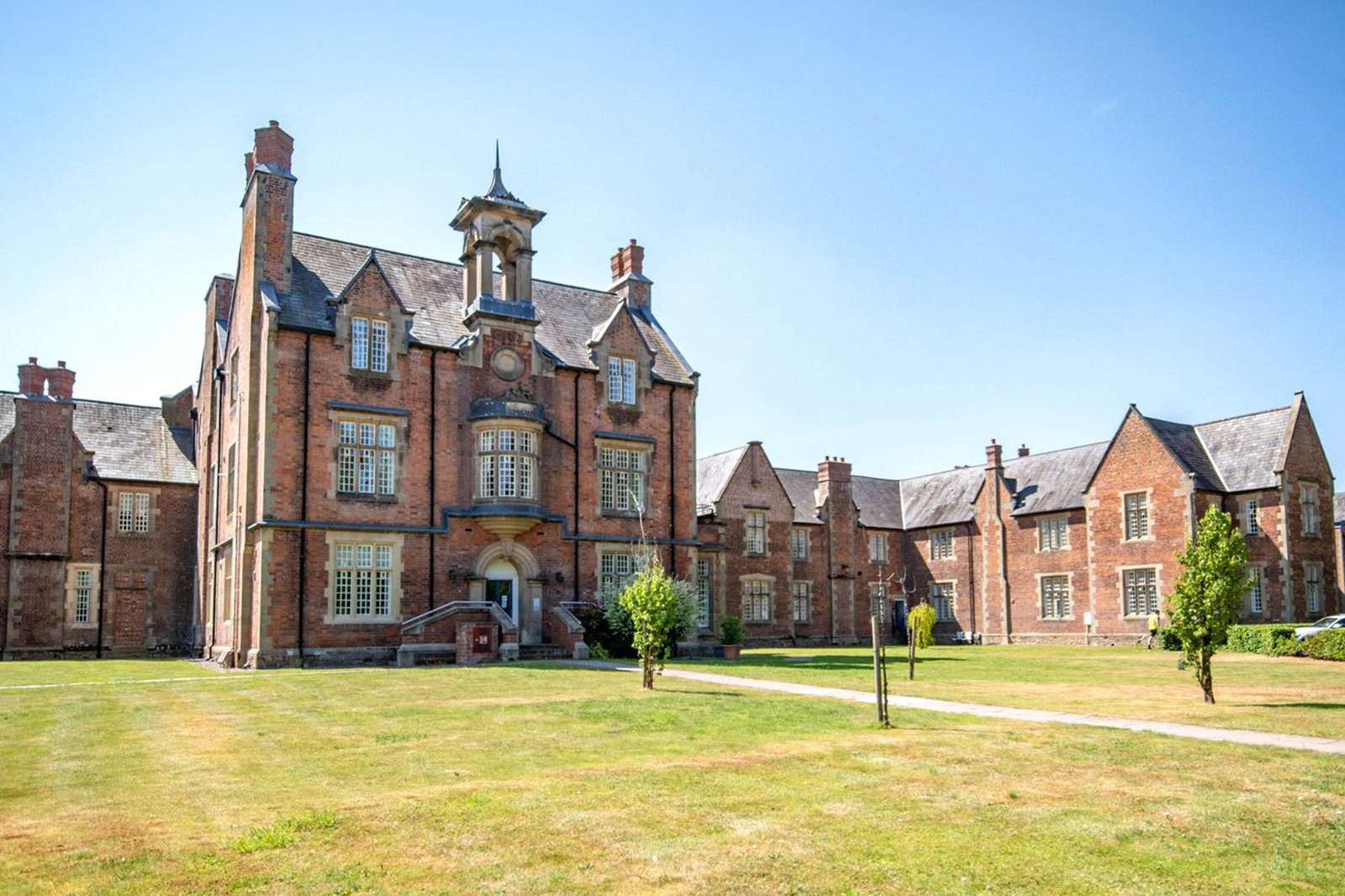 Leighton Park, Bicton Heath, Shrewsbury, SY3 - DB Roberts